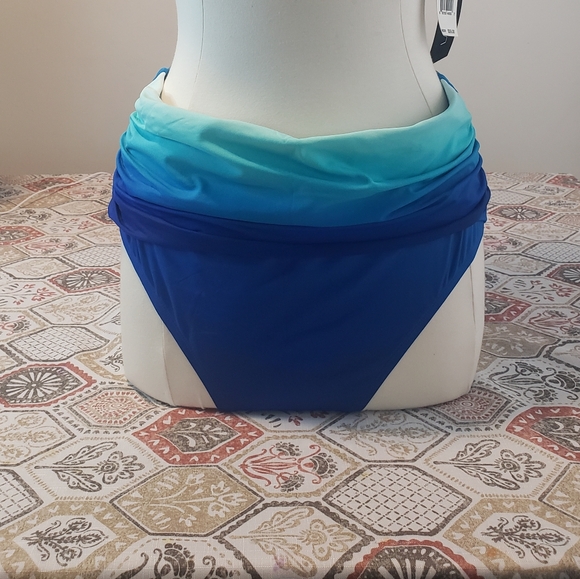 High waisted Bikin bottom size 14 - Picture 2 of 3